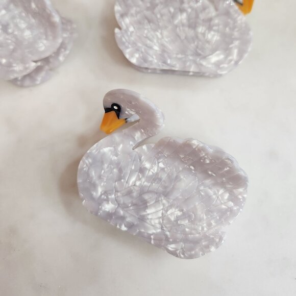 Swan Hair Claw - Picture 1 of 1